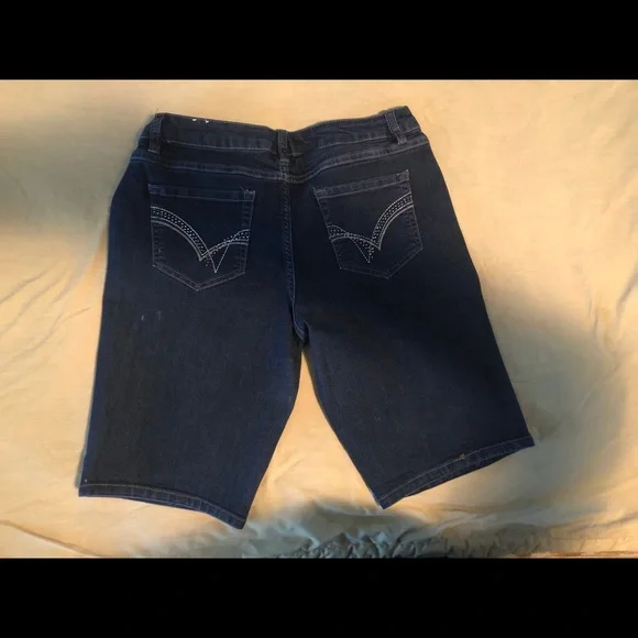 Shorts - Picture 2 of 2